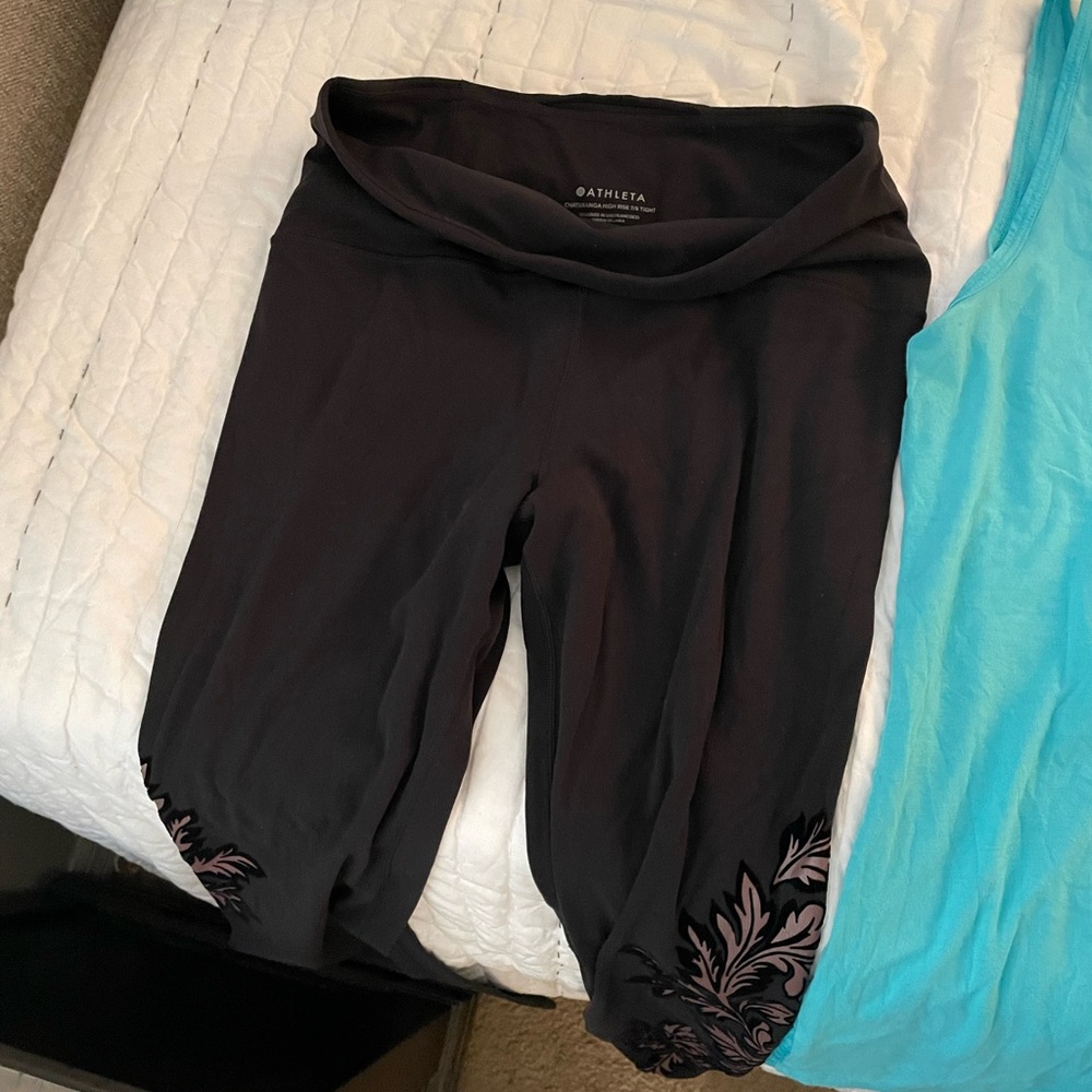 Women’s workout Lot size M, ATHLETA and SOYBU used but good condition